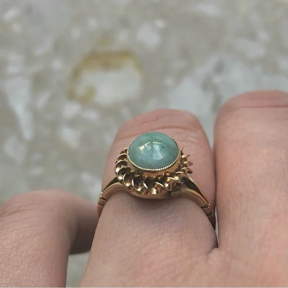 Jade Oval Yellow Gold Victorian Vintage Ring - Picture 9 of 11